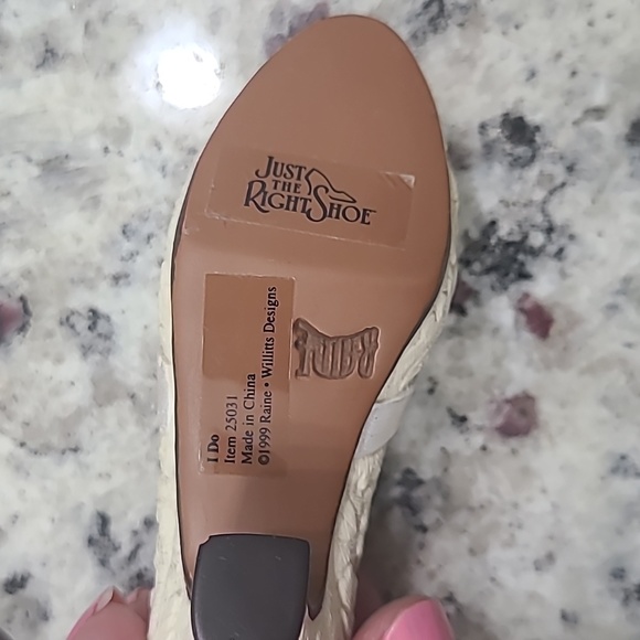 Just the Right Shoe Collection - Picture 9 of 10